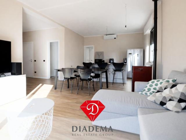 Villetta indipendente in vendita di 210 m² in Via C. Battisti