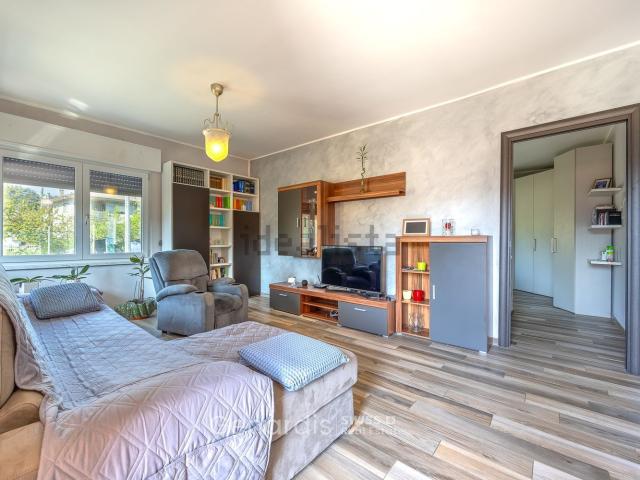Villetta indipendente in vendita di 210 m² in Via Copelli