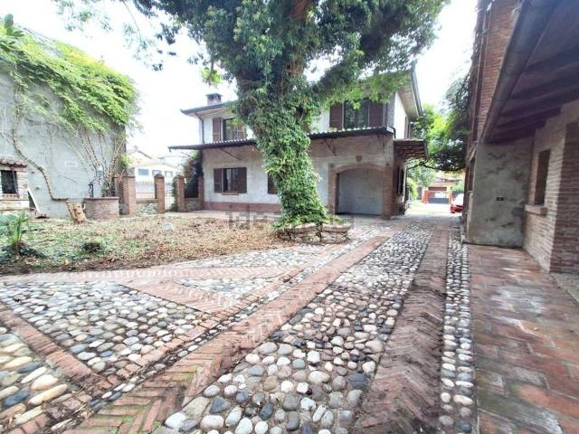 Villetta indipendente in vendita di 210 m² in Via Cavour, 16