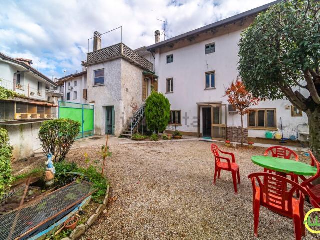 Villetta indipendente in vendita di 210 m² in Via Camillo Cavour, 9