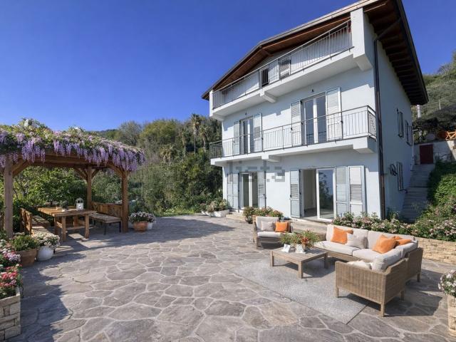 Villetta indipendente in vendita di 210 m² in Via carosello, 8