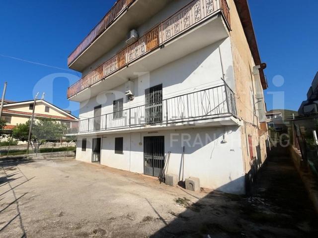Villetta indipendente in vendita di 210 m² in Via A. Diaz