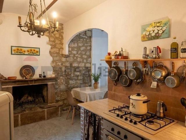 Villetta indipendente in vendita di 210 m² in Via Adriatica, 12