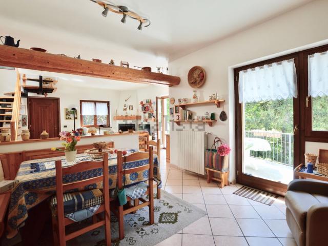 Villetta indipendente in vendita di 210 m² in Via ai Campi, 16