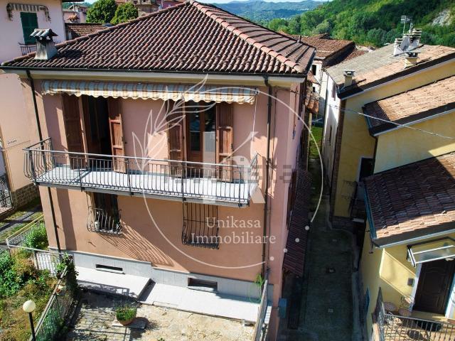 Villetta indipendente in vendita di 210 m² in Via Arena
