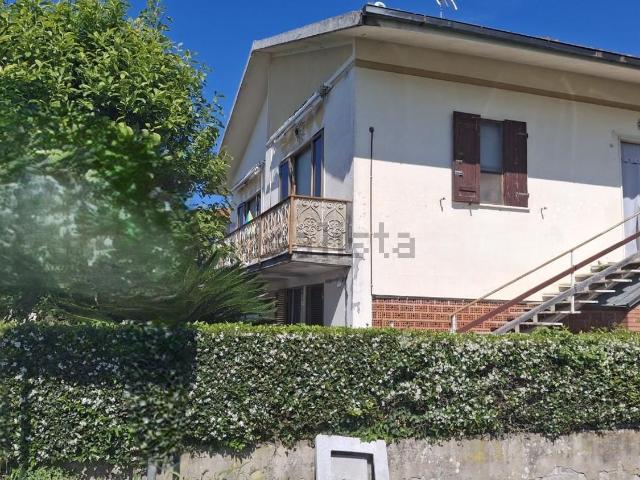Villetta indipendente in vendita di 210 m² in Via B. Buozzi Sant&apos Andrea Pescaiola, 36