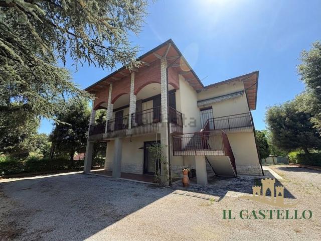 Villetta indipendente in vendita di 210 m² in Via Bonazzoli