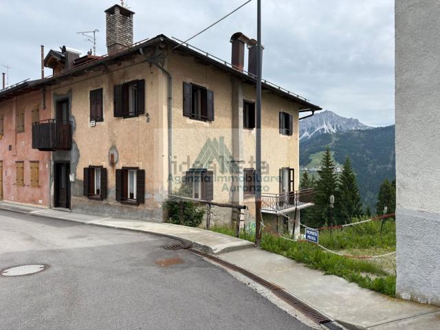 Villetta indipendente in vendita di 210 m² in Via Gera, 17