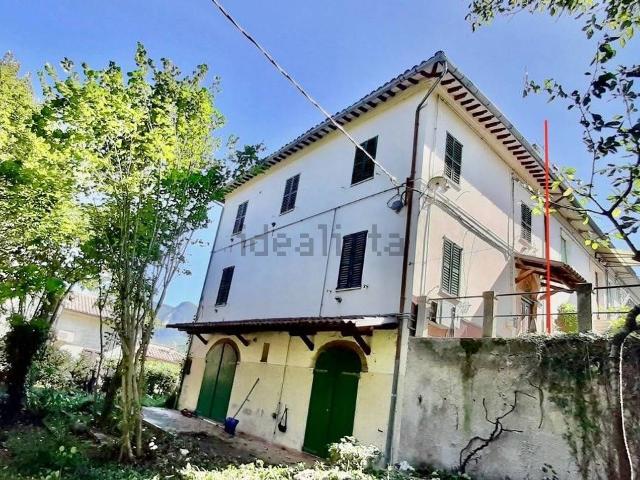 Villetta indipendente in vendita di 210 m² in Via Giuseppe Garibaldi