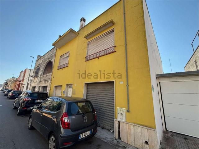 Villetta indipendente in vendita di 210 m² in Via Giotto
