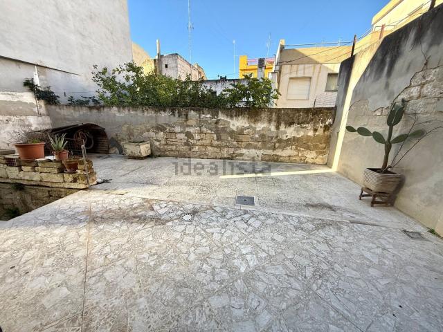 Villetta indipendente in vendita di 210 m² in Via Dottore, 33