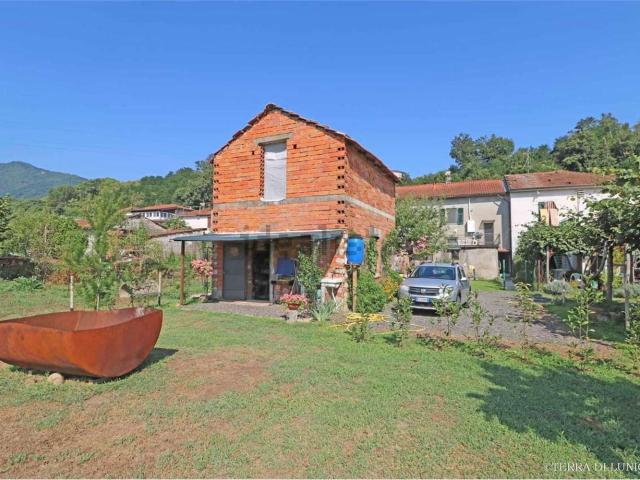 Villetta indipendente in vendita di 210 m² in Via della Repubblica