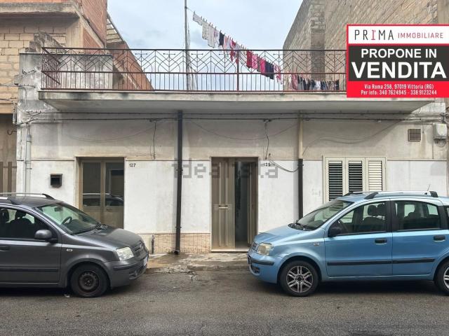 Villetta indipendente in vendita di 210 m² in Via Duccio Galimberti, 125