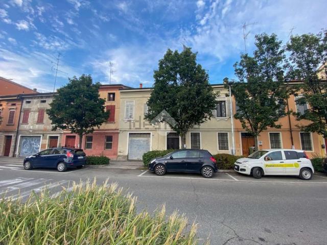 Villetta indipendente in vendita di 210 m² in Via E. De Amicis, 33