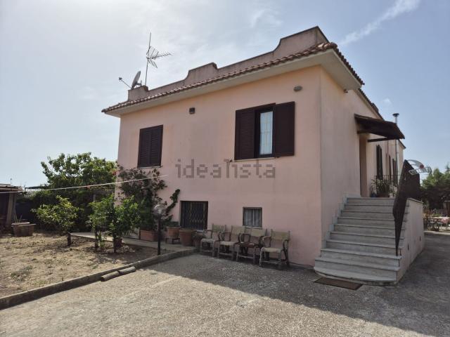 Villetta indipendente in vendita di 210 m² in Via Follone, 2