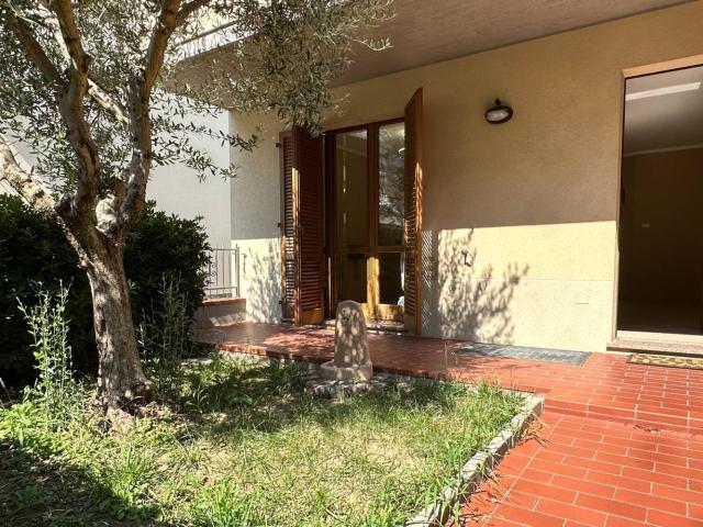 Villetta indipendente in vendita di 210 m² in Via Fellini Federico