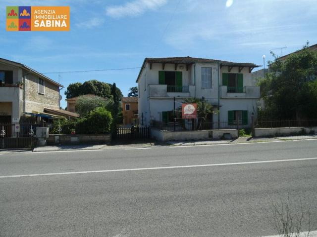 Villetta indipendente in vendita di 210 m² in Via Lambruschina Sud, 30