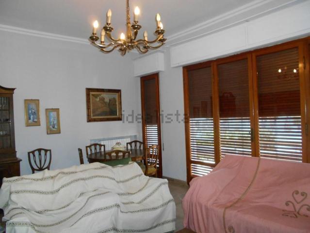 Villetta indipendente in vendita di 210 m² in Via Leone Lotti