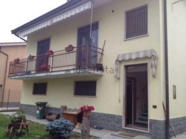 Villetta indipendente in vendita di 210 m² in Via Mortara