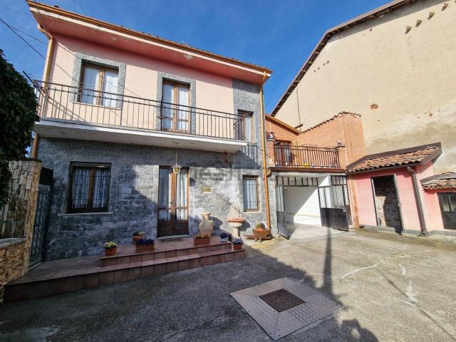 Villetta indipendente in vendita di 210 m² in Via Meane