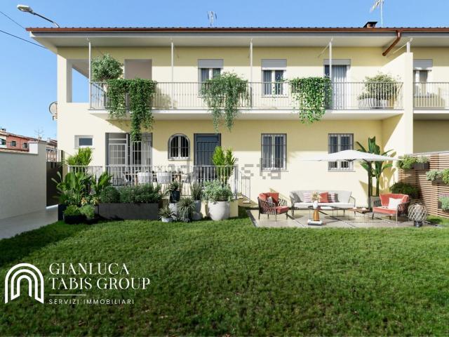 Villetta indipendente in vendita di 210 m² in Via N. S. della Scala, 23