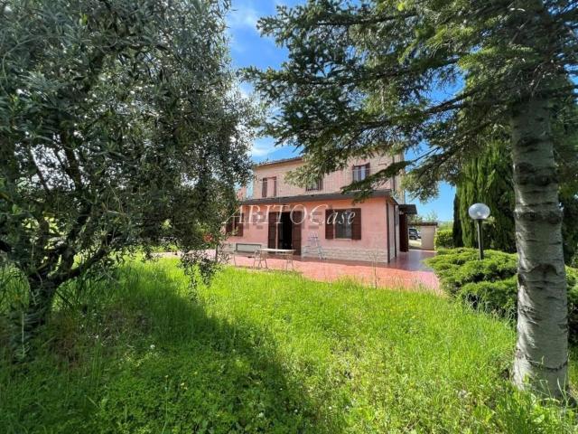 Villetta indipendente in vendita di 210 m² in Via nova castiglioni