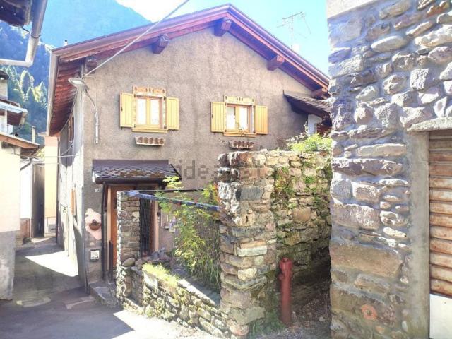 Villetta indipendente in vendita di 210 m² in Via San Bernardino, 54