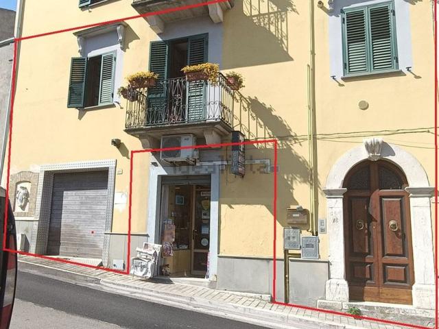 Villetta indipendente in vendita di 210 m² in Via San Pietro