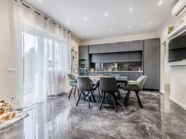 Villetta indipendente in vendita di 210 m² in Via Sardegna
