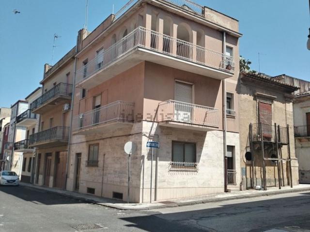 Villetta indipendente in vendita di 210 m² in Via Silvio Pellico