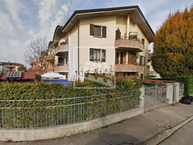 Villetta indipendente in vendita di 210 m² in Via Simone Martini, 26