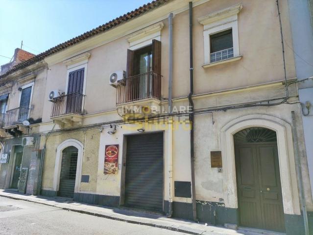 Villetta indipendente in vendita di 210 m² in Via Strano, 4