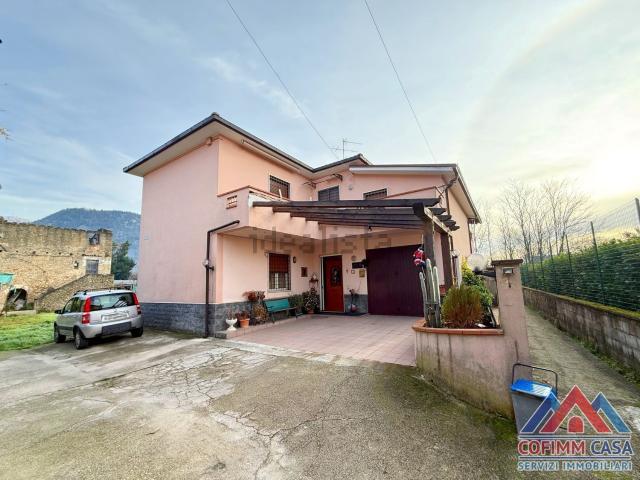 Villetta indipendente in vendita di 210 m² in Via Pietra San Maria, 88