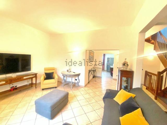 Villetta indipendente in vendita di 210 m² in Via Roma