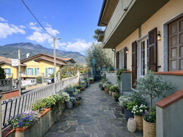 Villetta indipendente in vendita di 210 m² in Via Romolo Briglia, 7