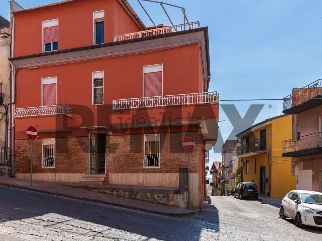 Villetta indipendente in vendita di 210 m² in Via Vittorio Emanuele, 227