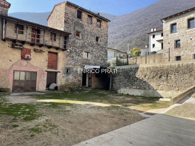 Villetta indipendente in vendita di 210 m² in Contrada Castelnuovo, 16