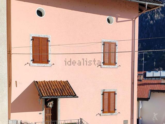 Villetta indipendente in vendita di 210 m² in Frazione Mortaso, 47