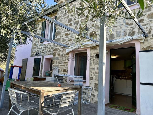 Villetta indipendente in vendita di 210 m² in Località Brunetti
