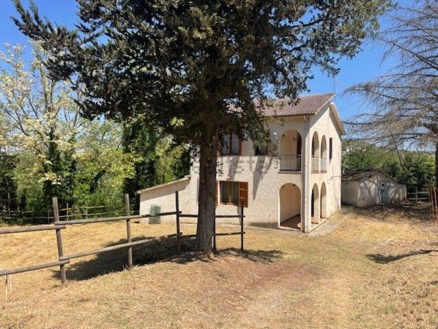 Villetta indipendente in vendita di 211 m² in Via Giuseppe Garibaldi