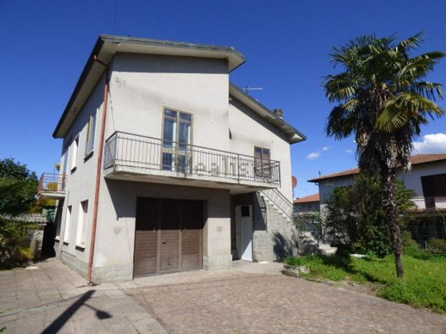 Villetta indipendente in vendita di 211 m² in Via Enrico Fermi