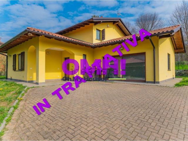 Villetta indipendente in vendita di 211 m² in Via Marconi, 42