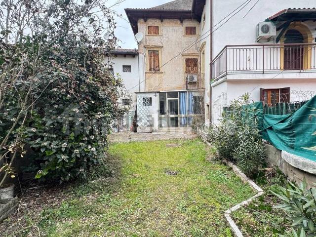 Villetta indipendente in vendita di 211 m² in Via Termine