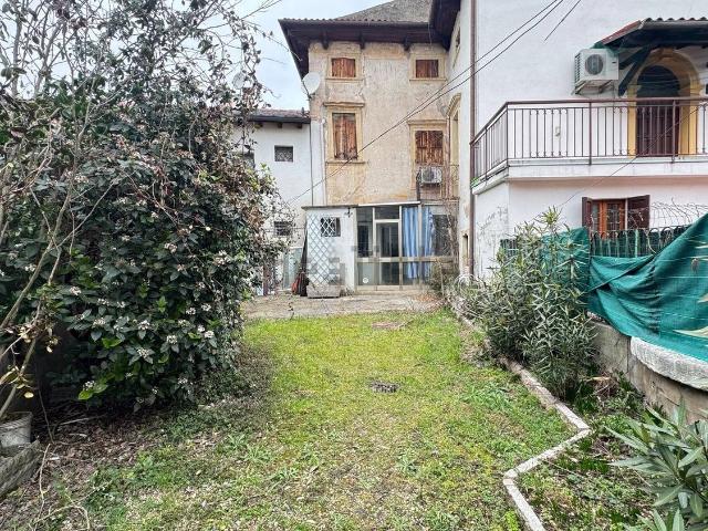 Villetta indipendente in vendita di 211 m² in Via Termine