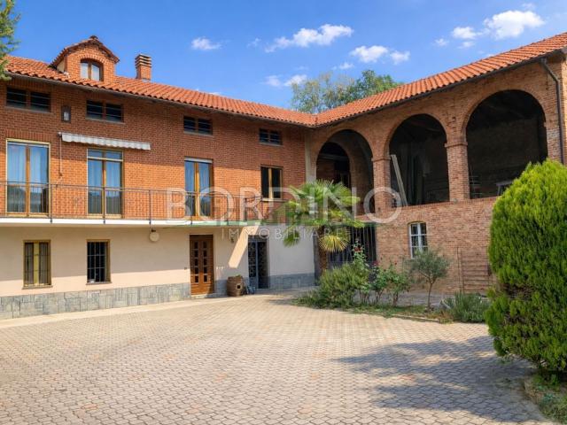 Villetta indipendente in vendita di 211 m² in Via Val San Carlo