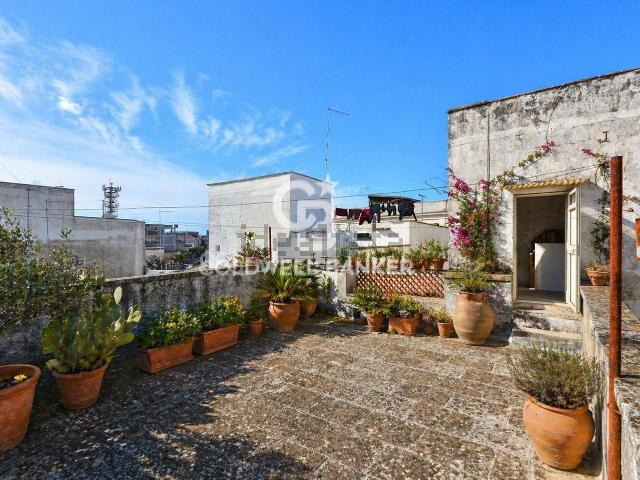 Villetta indipendente in vendita di 212 m² in Via Croce, 16