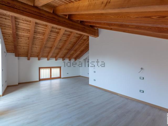 Villetta indipendente in vendita di 212 m² in Via Faont, 1