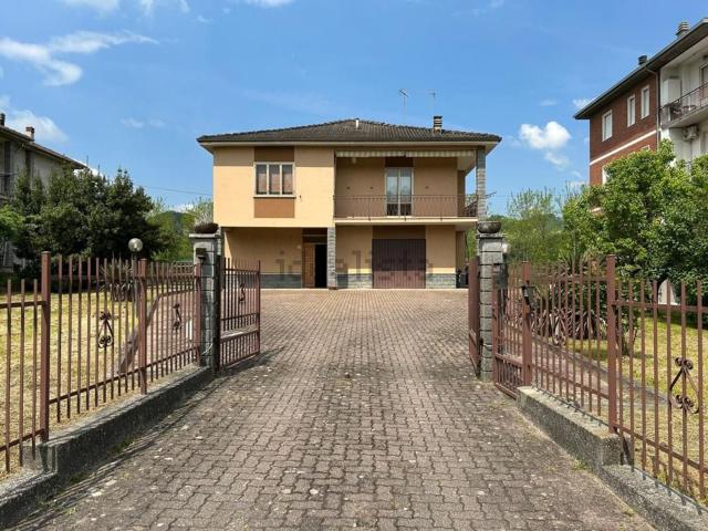 Villetta indipendente in vendita di 212 m² in Via Serravalle, 35