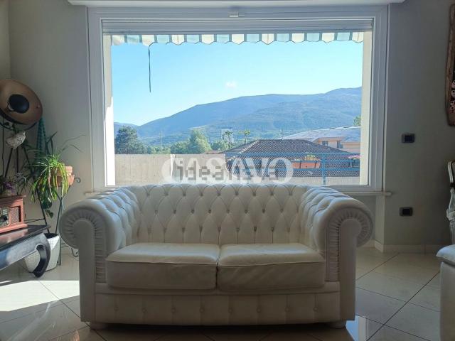 Villetta indipendente in vendita di 212 m² in Corso Antonio Gramsci, 2