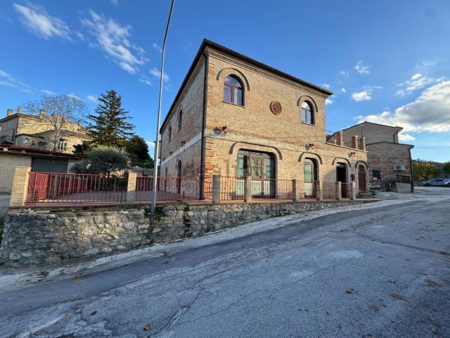 Villetta indipendente in vendita di 212 m² in Piazza Mario Cifola